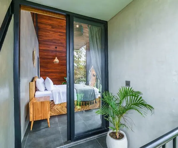 Kirana - Designer 2-bedroom With Pool In Pererenan Villa *