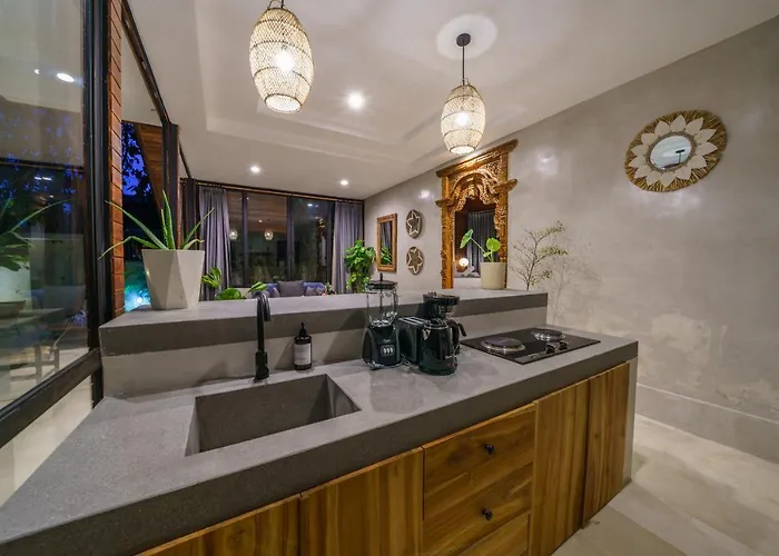 Kirana - Designer 2-bedroom With Pool In Pererenan *