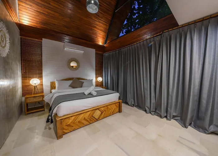 Kirana - Designer 2-bedroom With Pool In Pererenan *