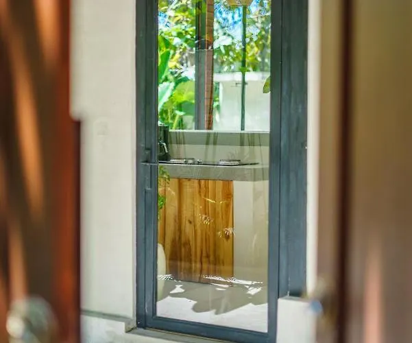 Kirana - Designer 2-bedroom With Pool In Pererenan