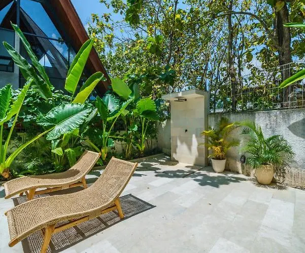 Kirana - Designer 2-bedroom With Pool In Pererenan