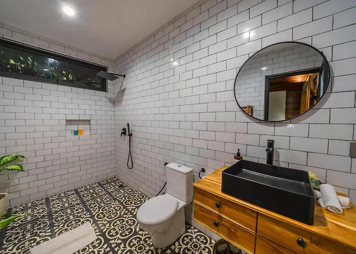 Kirana - Designer 2-bedroom With Pool In Pererenan *