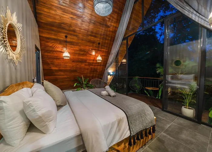 Kirana - Designer 2-bedroom With Pool In Pererenan Villa Canggu
