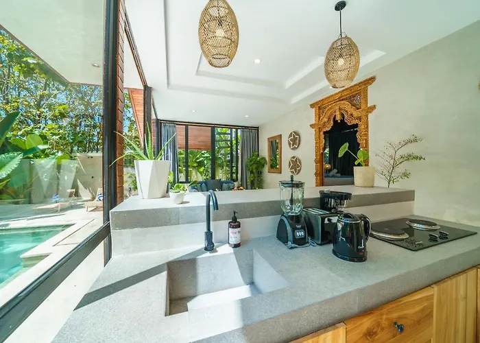 Kirana - Designer 2-bedroom With Pool In Pererenan Villa