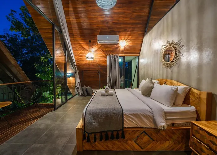 Kirana - Designer 2-bedroom With Pool In Pererenan * Canggu