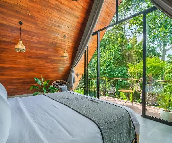 Kirana - Designer 2-bedroom With Pool In Pererenan Villa
