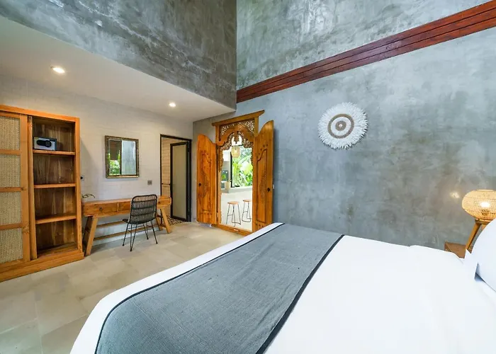 Kirana - Designer 2-bedroom With Pool In Pererenan Villa